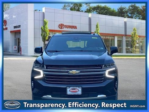 Used 2022 Chevrolet Tahoe LT w/ Luxury Package image 2