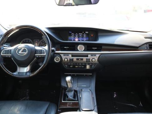 Used 2018 Lexus ES 350 w/ Premier Package image 7