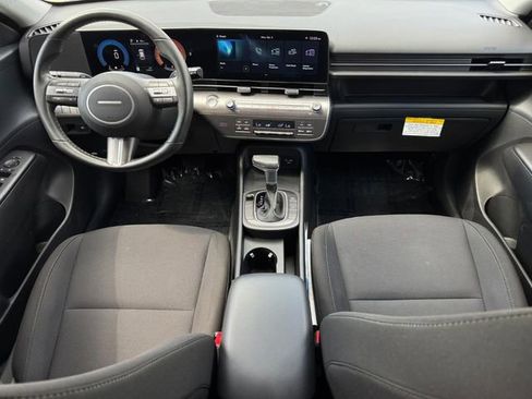 Used 2025 Hyundai Kona SEL FWD image 4