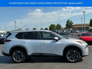 Used 2025 Nissan Rogue SV FWD video 2