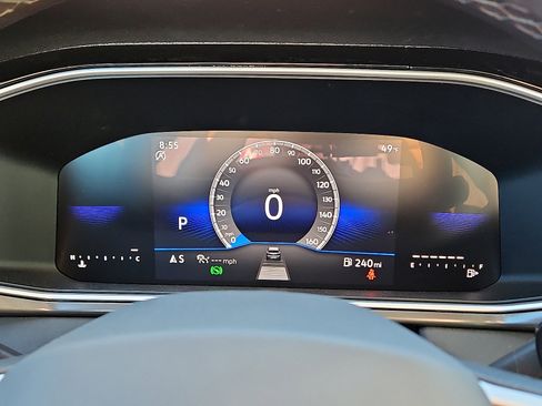 New 2026 Volkswagen Taos SE image 18