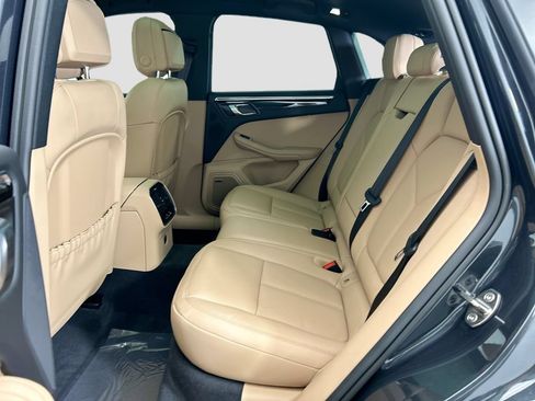 Used 2026 Porsche Macan AWD/4WD image 19