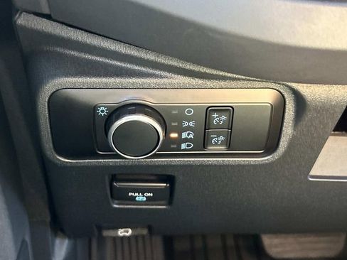 Used 2025 Ford Bronco Base image 23