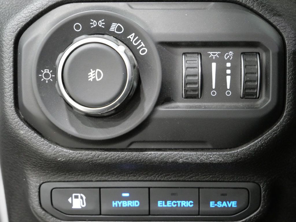 Used 2021 Jeep Wrangler Unlimited Sahara AWD/4WD image 14