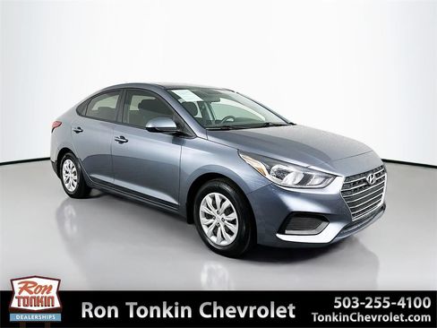 Used 2020 Hyundai Accent SE FWD image 1