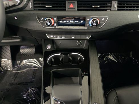 Used 2021 Audi A4 2.0T Premium w/ Convenience Package image 26