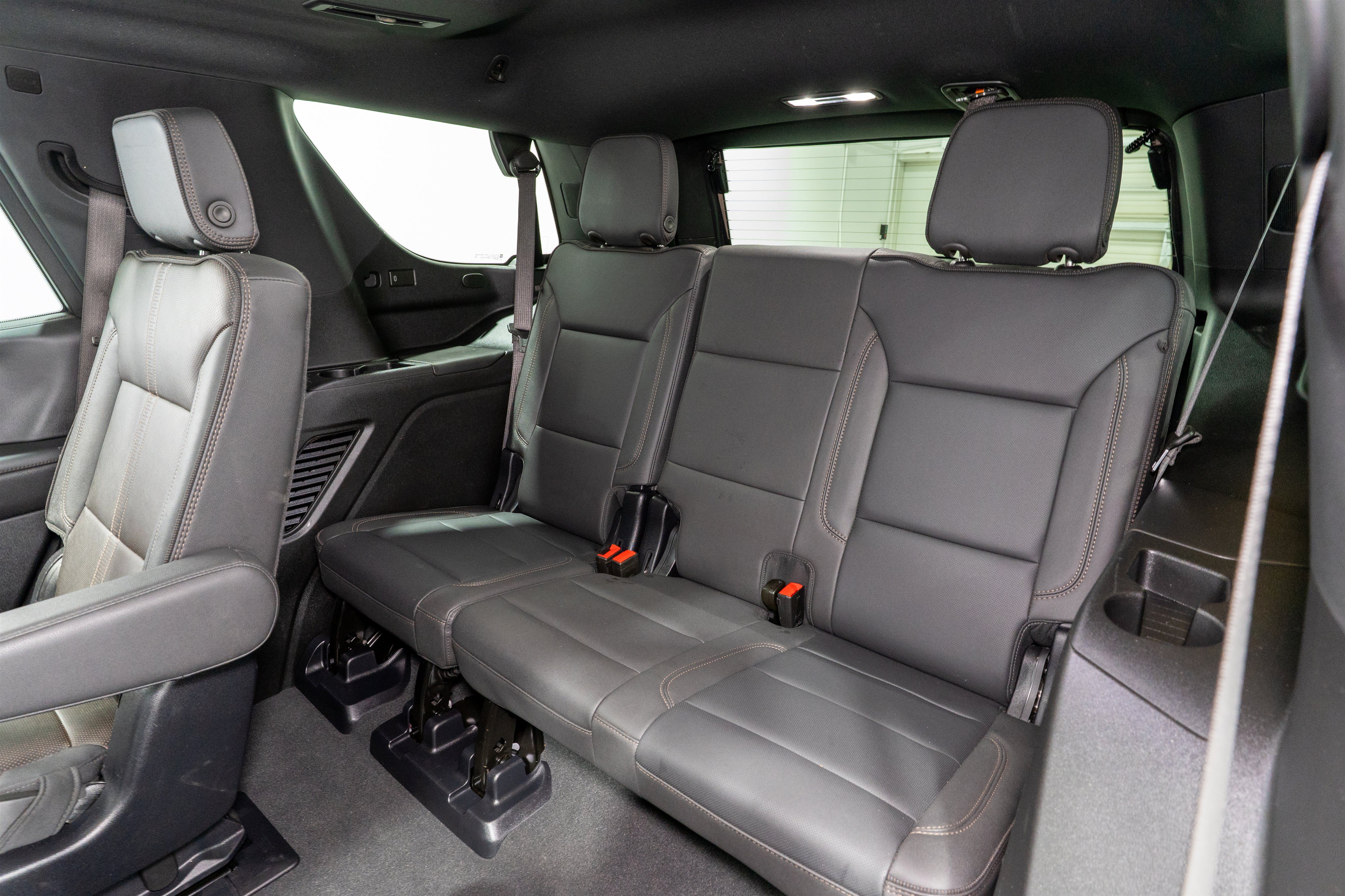 Used 2025 Chevrolet Tahoe High Country AWD/4WD image 37