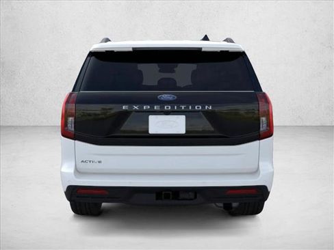 New 2026 Ford Expedition Active image 5