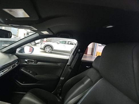 Used 2025 Honda Civic Sport image 6
