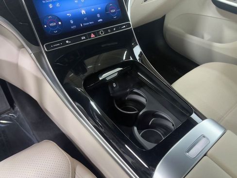 Certified 2025 Mercedes-Benz GLC 300 4MATIC image 15