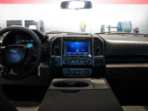 Used 2020 Ford F150 XLT image 4