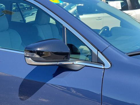 Used 2025 Subaru Outback Premium image 9