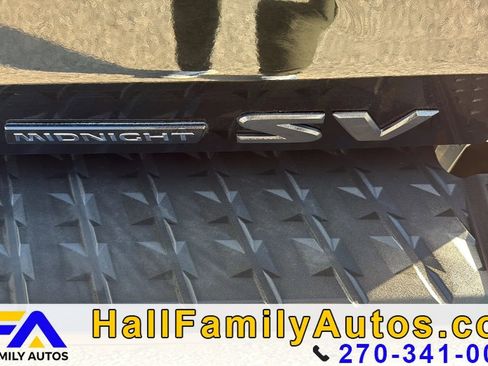 Used 2018 Nissan Titan SV w/ SV Convenience Package image 6