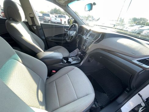 Used 2017 Hyundai Santa Fe Sport FWD image 11