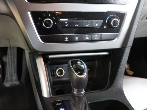 Used 2017 Hyundai Sonata SE FWD image 20