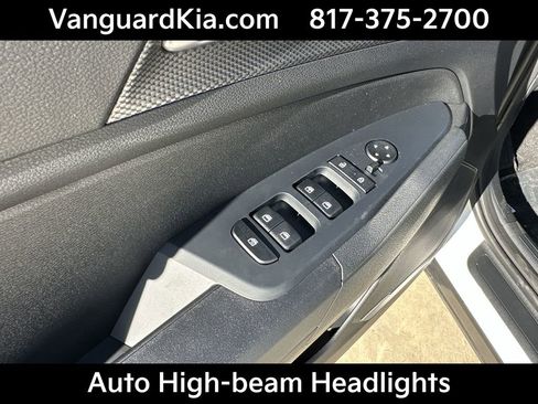 Certified 2025 Kia Sportage LX image 17