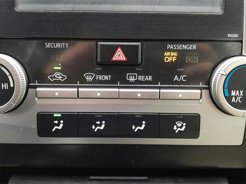 Used 2014 Toyota Camry LE image 26