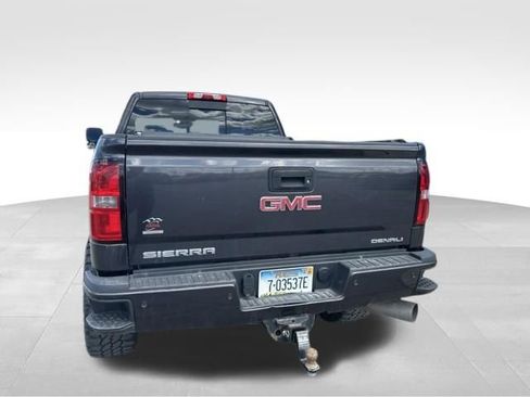 Used 2016 GMC Sierra 2500 Denali w/ Duramax Plus Package AWD/4WD image 11