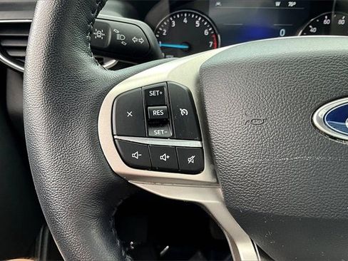 Used 2022 Ford Explorer XLT w/ Equipment Group 202A image 17