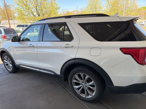 Used 2023 Ford Explorer XLT w/ Equipment Group 202A AWD/4WD image 12