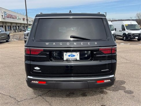 Used 2022 Jeep Wagoneer Series II w/ Rear Seat Video Group 1 image 4