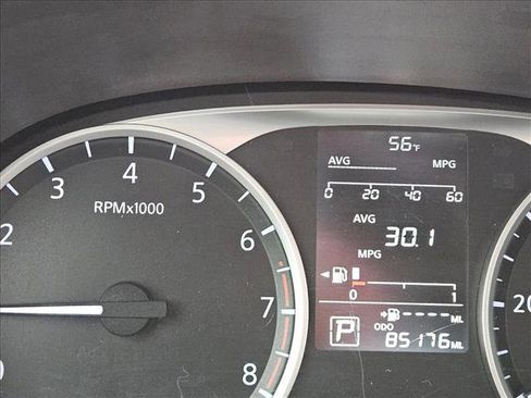 Used 2022 Nissan Kicks S image 12