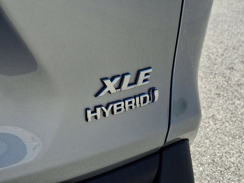 Certified 2022 Toyota RAV4 XLE image 32