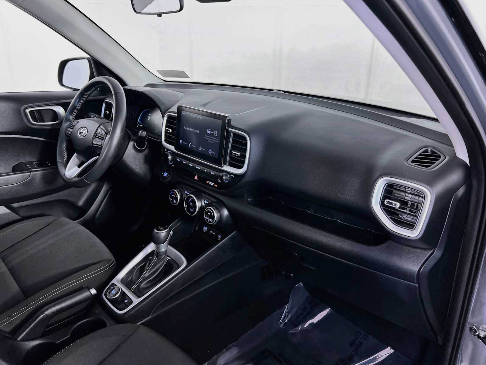 Certified 2026 Hyundai Venue SEL FWD image 30