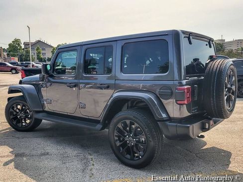 Certified 2025 Jeep Wrangler Unlimited Sahara AWD/4WD image 10