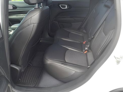 New 2023 Jeep Compass Altitude w/ Sun and Sound Group image 9