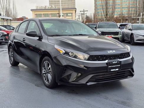 Certified 2024 Kia Forte LXS image 9