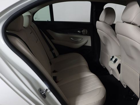 Used 2022 Mercedes-Benz E 350 4MATIC Sedan w/ Driver Assistance Package image 33