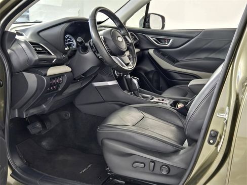 Used 2023 Subaru Forester Limited image 7
