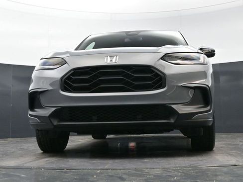 Used 2025 Honda HR-V Sport image 32
