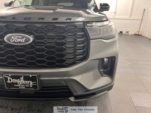 Used 2025 Ford Explorer ST-Line w/ Premium Package RWD image 11