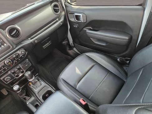 Used 2023 Jeep Gladiator Sport AWD/4WD image 15