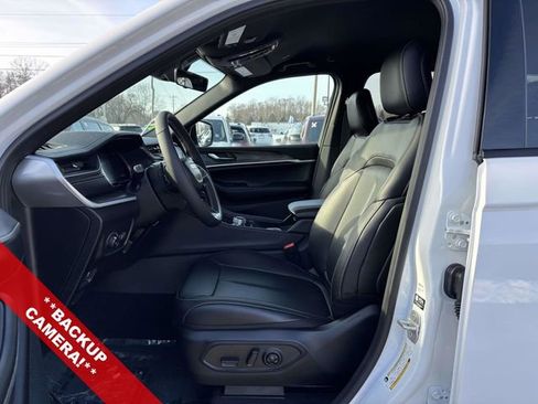 New 2025 Jeep Grand Cherokee L Limited image 3