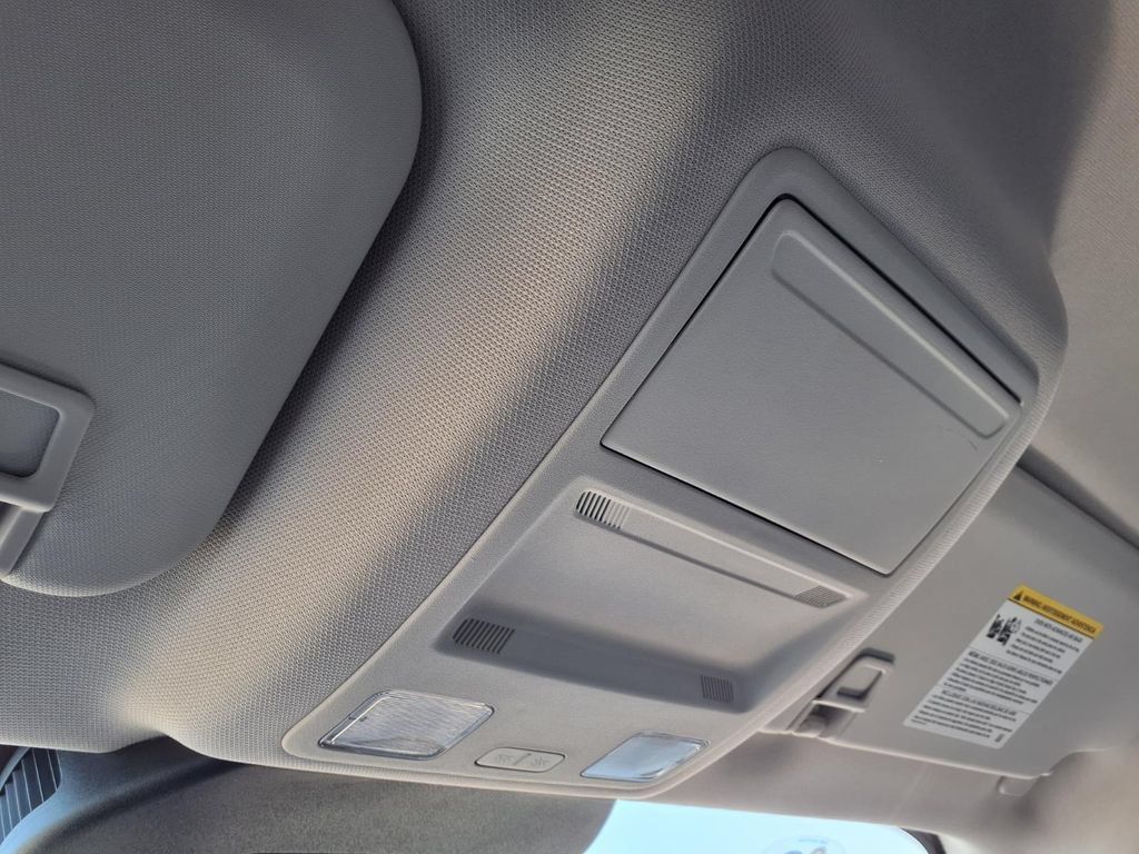 Used 2024 Ford Escape SE FWD image 9