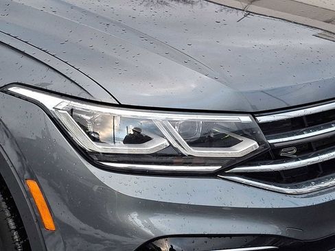 Used 2022 Volkswagen Tiguan SEL R-Line image 28