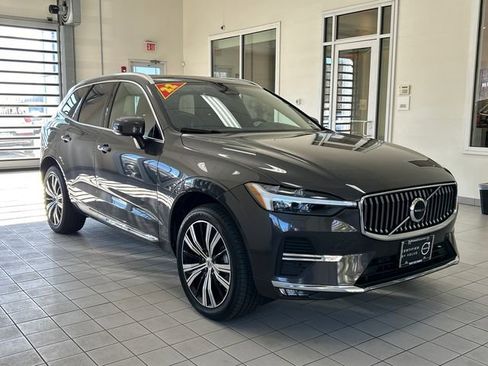 Certified 2022 Volvo XC60 B5 Inscription w/ Climate Package image 5