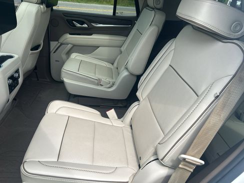 Used 2023 GMC Yukon Denali w/ Denali Reserve Package AWD/4WD image 19