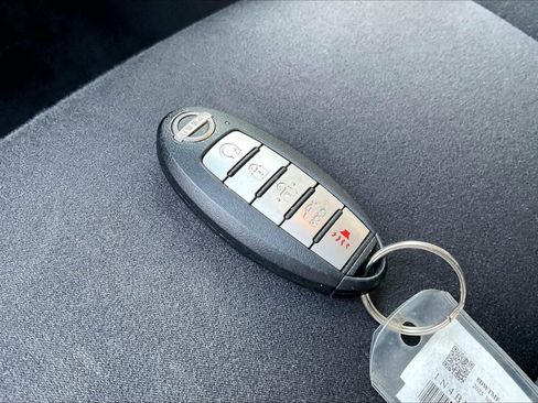 Used 2023 Nissan Altima 2.5 SV FWD image 11
