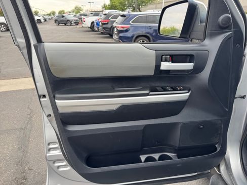 Used 2015 Toyota Tundra Limited w/ Limited Premium Package AWD/4WD image 13