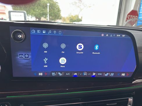 New 2026 Chevrolet Traverse RS w/ LPO, Floor Liner Package image 29