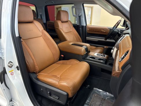 Used 2018 Toyota Tundra Platinum AWD/4WD image 22