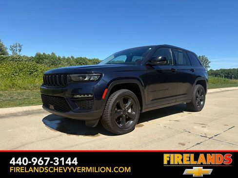 Used 2023 Jeep Grand Cherokee Limited w/ Black Appearance Package AWD/4WD image 1