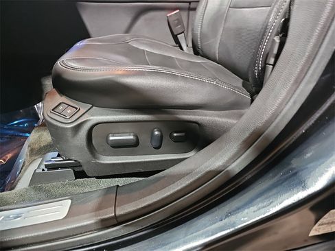 Used 2016 Ford Taurus Limited image 33