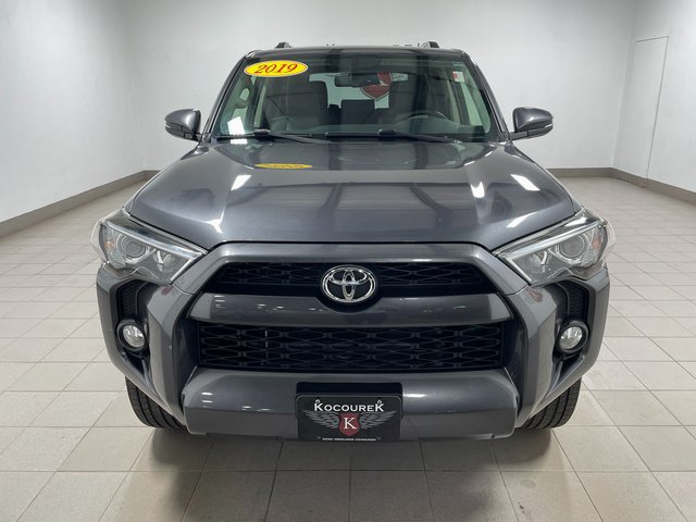 Used 2019 Toyota 4Runner SR5 Premium AWD/4WD image 2