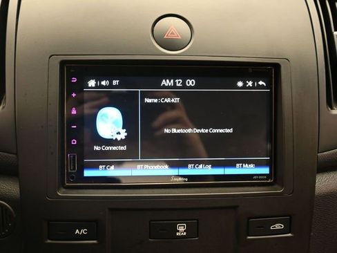 Used 2010 Kia Forte EX image 19