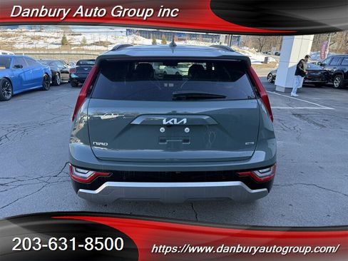 Used 2023 Kia Niro SX Touring image 4